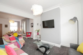 York Boutique House- spacious & stylish with free parking